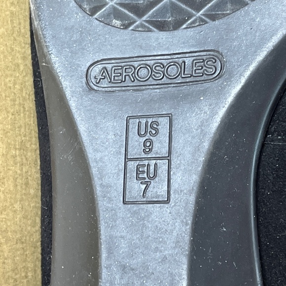 Aeorosoles 9M soft black flats, in suede with patent leather accents. - Picture 11 of 12